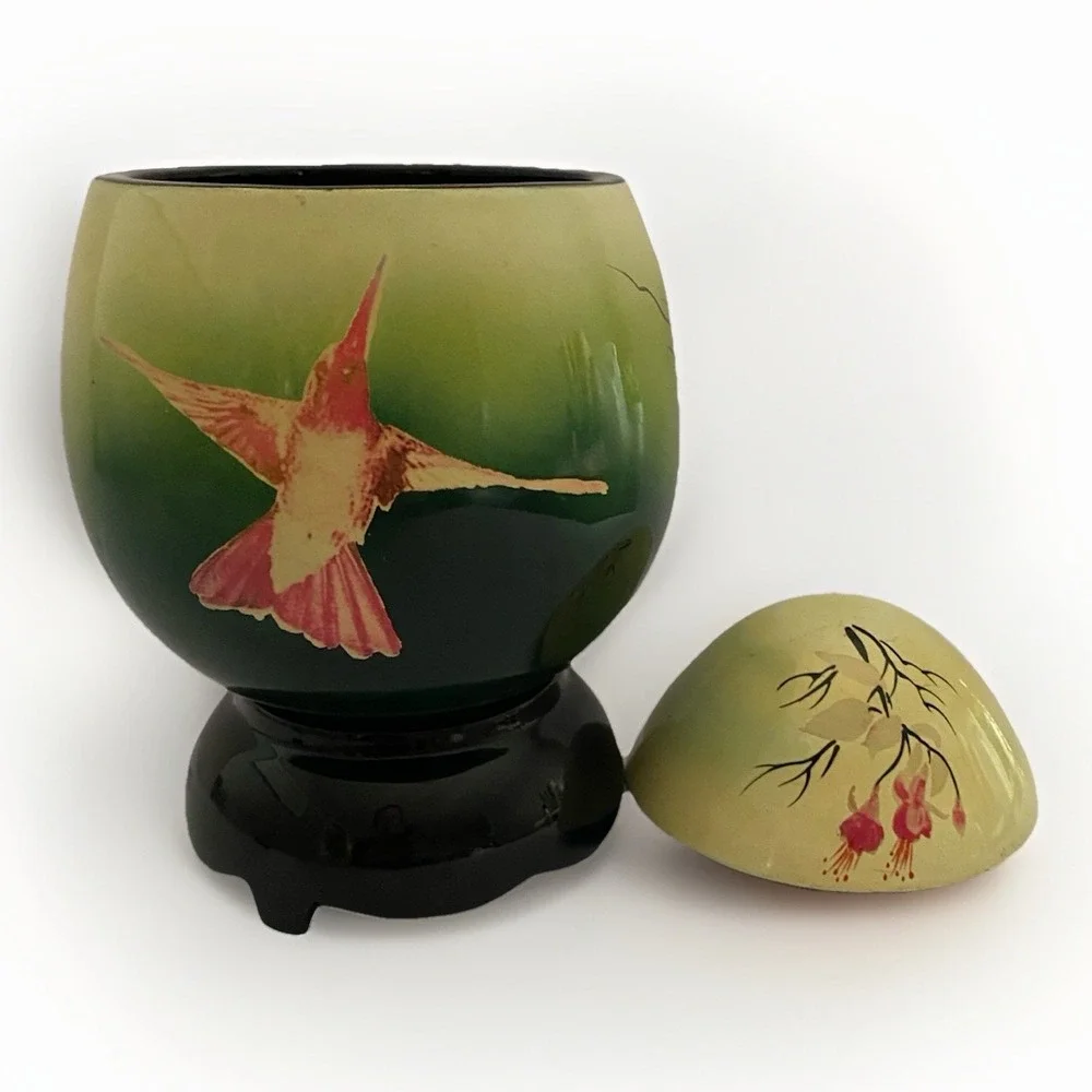 Vintage Vietnamese Hand Painted Lacquerware Egg With Lid‎ And Base